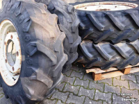 Wielen, Banden, Velgen & Afstandsringen Pirelli 13.6-R24 en 14.9/R38