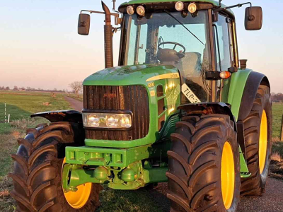 Tractor / Trekker John Deere 6830
