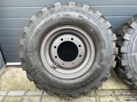 Wielen, Banden, Velgen & Afstandsringen Alliance 365/70R18