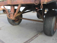 Vierwielige wagen / Landbouwwagen  landbouwwagen Balenwagen aanhangwagen aanhanger 4-wielige wagen kar balenkar