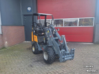 Shovel / Wiellader / Kniklader Giant D332ST