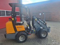 Shovel / Wiellader / Kniklader Giant D332ST