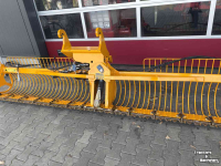 Maaikorf Herder Mrz430 met cw3 en kantel cilinder