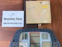 Diverse gebruikte onderdelen New Holland Elektronica G- en 70-serie Dashboard ECU