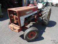 Smalspoor tractor International 423
