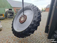 Wielen, Banden, Velgen & Afstandsringen BKT 230/95R32 & 270/95R48
