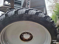 Wielen, Banden, Velgen & Afstandsringen BKT 230/95R32 & 270/95R48