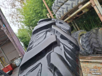 Wielen, Banden, Velgen & Afstandsringen BKT 230/95R32 & 270/95R48