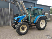 Tractor / Trekker New Holland T5050 met voorlader