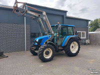 Tractor / Trekker New Holland T5050 met voorlader