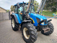 Tractor / Trekker New Holland T5050 met voorlader