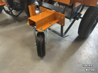 Zaagselstrooier voor boxen Flingk SE 250 instrooier 3e wiel en gr w