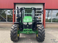 Tractor / Trekker John Deere 6090M
