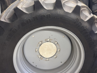 Wielen, Banden, Velgen & Afstandsringen Trelleborg TRELLEBORG VF 520/60R28 cpl wielen