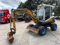 Mini-graver / Mini-graafmachine Komatsu PW 30 Bandenkraan