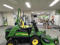Zitmaaier John Deere 1550