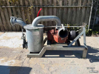 Mestpomp Battioni Pagani Mestpomp BR 200 op driepunt met stenenvanger