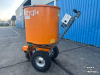 Zaagselstrooier voor boxen Flingk SE 250 BOXINSTROOIER
