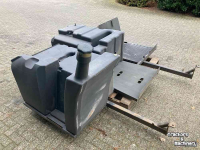 Diverse gebruikte onderdelen Claas Jaguar 494 brandstoftank compleet met onderbouw