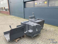 Diverse gebruikte onderdelen Claas Jaguar 494 brandstoftank compleet met onderbouw