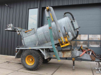 Mesttank Peecon 5000 liter kippende giertank kiepende mesttank waterwagen zuigarm hydraulische achterwand