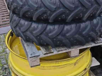 Wielen, Banden, Velgen & Afstandsringen John Deere 270/95R32