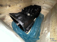 Tractor / Trekker New Holland Versnellingsbak  16x16 Electro Command New Holland T5 Electro Command Parts nr:47028713
