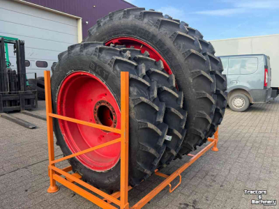 Wielen, Banden, Velgen & Afstandsringen  300/95R46 & 270/95R32
