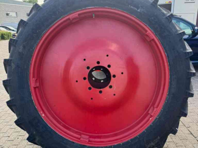 Wielen, Banden, Velgen & Afstandsringen  300/95R46 & 270/95R32