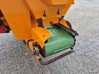 Zaagselstrooier voor boxen Flingk ZX 1500 instrooibak euro aansluiting boxenstrooier