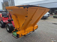 Zaagselstrooier voor boxen Flingk ZX 1500 instrooibak euro aansluiting boxenstrooier