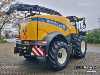 Veldhakselaar New Holland FR 550 hakselaar
