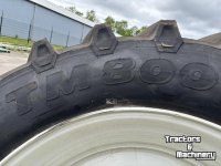 Wielen, Banden, Velgen & Afstandsringen Trelleborg Set Trelleborg TM-800 banden 650/65R42 op vaste velg