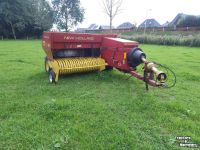 Persen / Balenpers / Pakkenpers New Holland Hayliner 377
