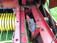 Persen / Balenpers / Pakkenpers New Holland Hayliner 377