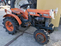 Tuinbouwtraktoren Kubota B5000 4WD Mini-tractor