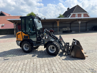 Shovel / Wiellader / Kniklader Giant G2500 HD X-TRA. Bak en Lepels, Vol cabine, 208 uur.