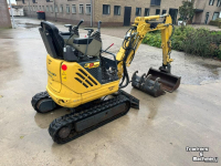 Mini-graver / Mini-graafmachine New Holland e9sr