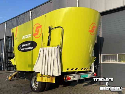 Voermengwagen Vertikaal Storti Dunker T2S240