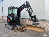 Mini-graver / Mini-graafmachine Takeuchi TB325R + Compact Tilt tiltrotator