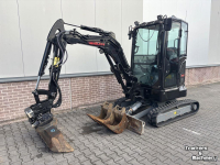 Mini-graver / Mini-graafmachine Takeuchi TB325R + Compact Tilt tiltrotator