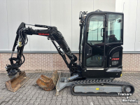 Mini-graver / Mini-graafmachine Takeuchi TB325R + Compact Tilt tiltrotator