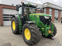 Tractor / Trekker John Deere 6215R