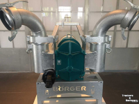 Mestpomp Börger FL 776 mestpomp op driepuntsbok