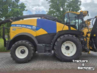 Veldhakselaar New Holland FR780