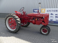 Tractor / Trekker  Mc Cormick Farmall 200