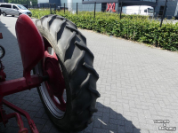 Tractor / Trekker  Mc Cormick Farmall 200