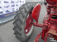 Tractor / Trekker  Mc Cormick Farmall 200