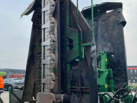 Maaier John Deere 131 + 388