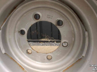 Wielen, Banden, Velgen & Afstandsringen Trelleborg 380/55-17 (is 15.0/55-17) 10 ply band met wiel velg 6-gaats ET0